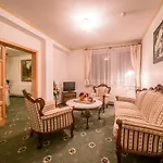 Diana Hotel 3*