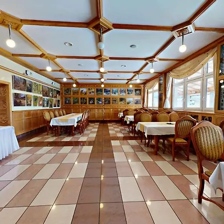 酒店 Diana Stráža