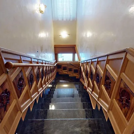 Hotel Diana