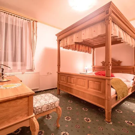 Diana Hotel Stráža